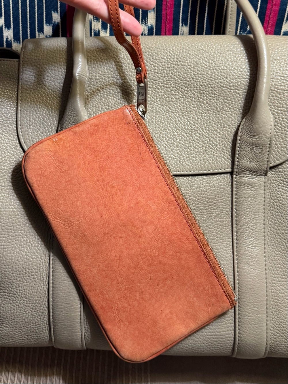 Vintage Marc Jacobs Coral Orange Patent Leather Zip Wristlet Clutch EUC